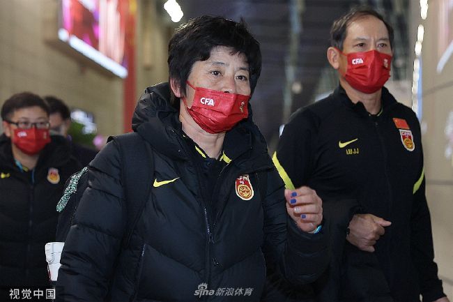 在预告中，杰西;艾森伯格所扮演的瘦弱男孩，希望通过练习空手道来改善自己的体质和境遇